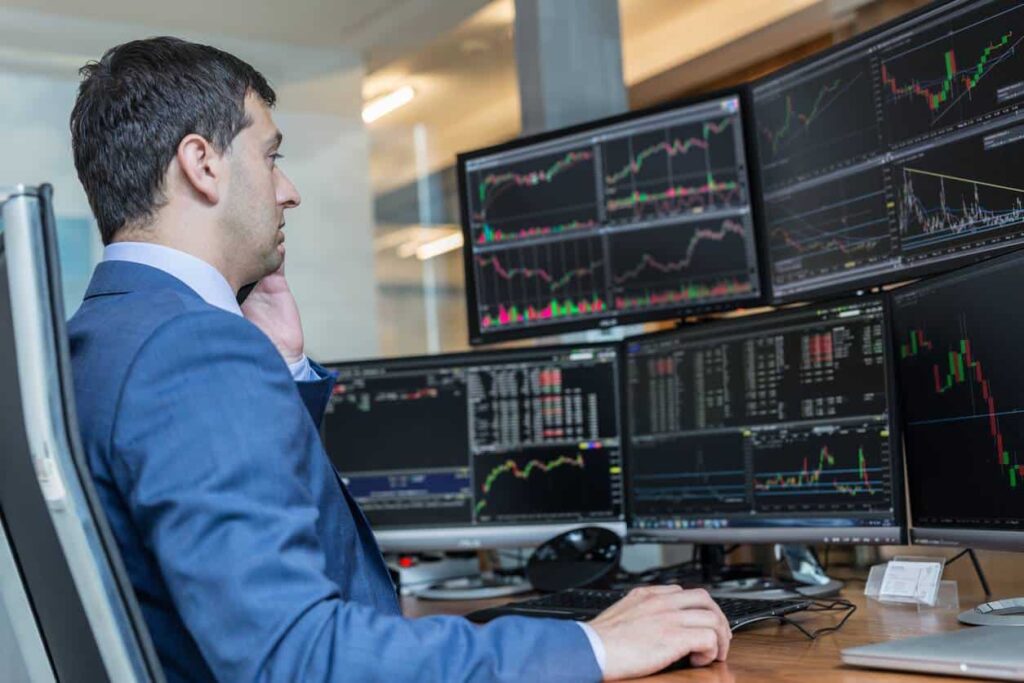 trader en salle de marché bourse