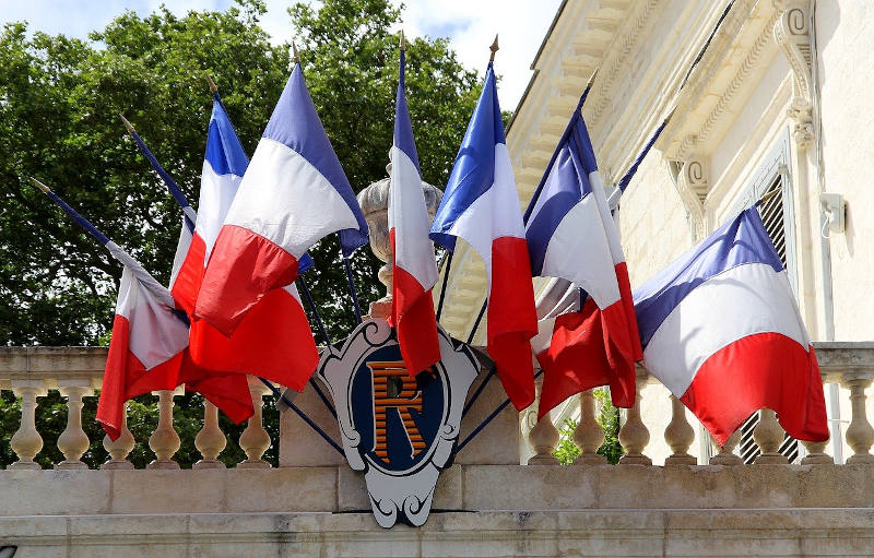 acheter une action française un acte patriotique